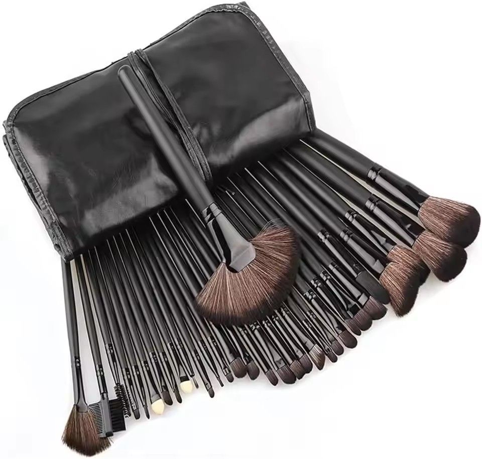 24pcs Set of Professional Makeup Brushes for Women, Including a PU Bag, Lip Brush, Eye Shadow Brush, And Other Makeup Tools.
