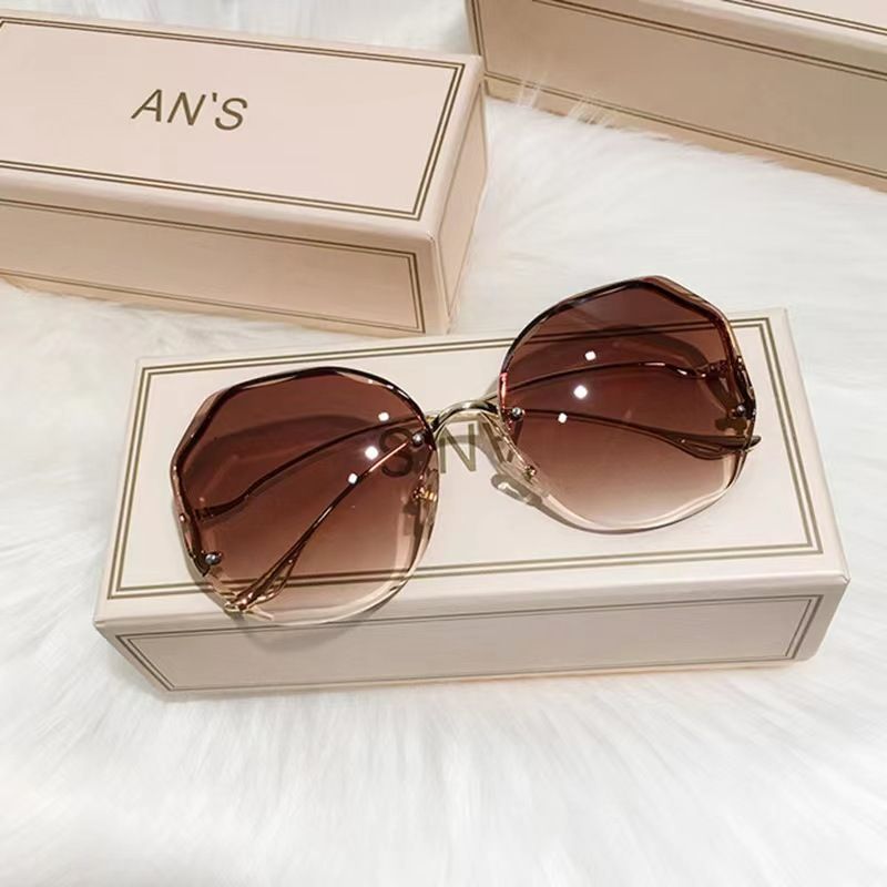 Women's Sunglasses Outdoor Borderless Fashionable Glasses for women, UV resistant metal curved leg sunglasses for sunglasses