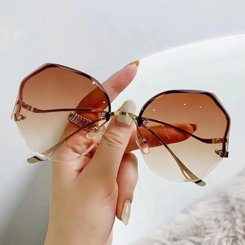 Women's Sunglasses Outdoor Borderless Fashionable Glasses for women, UV resistant metal curved leg sunglasses for sunglasses