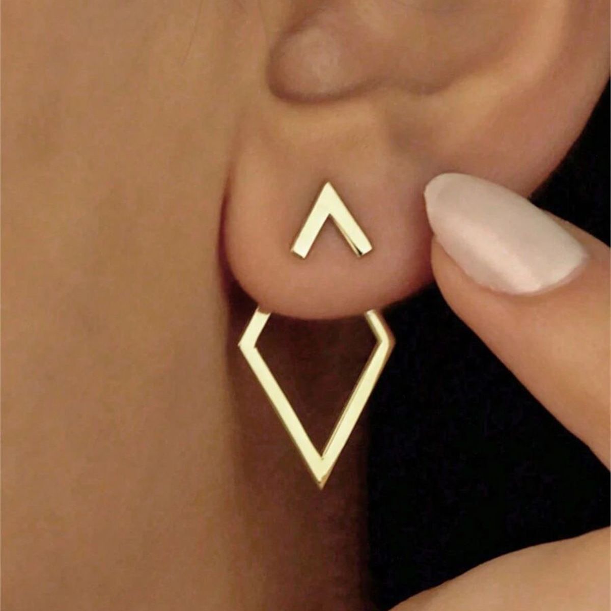 Hot Selling Minimalist Women's Earrings with Diamond Shaped Design