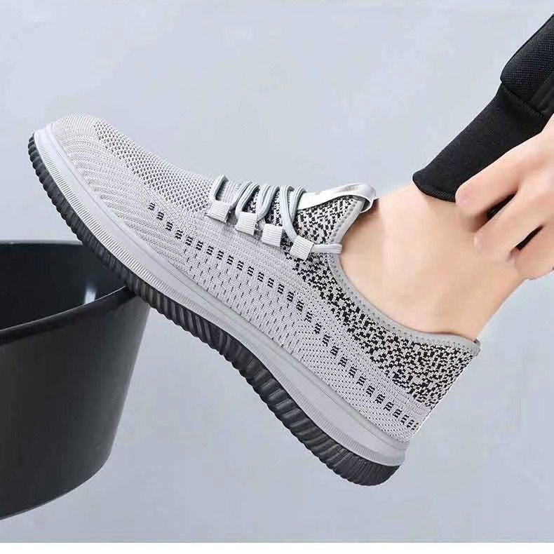 Men's fly weaving shoes Boys sports breathable comfortable sneakers Students casual men's shoes running shoe athletic driving shoes