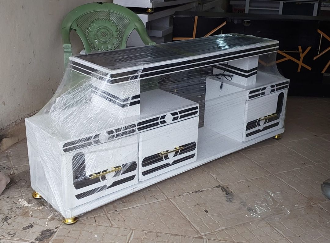 ON OFFER!! Classic Modern TV Stand 5FT  With LED Lights  Can Fit upto 55 Inch TV High Quality Wooden TV Stand Stylish and Durable PLUS Free 4-Way Extension Cable