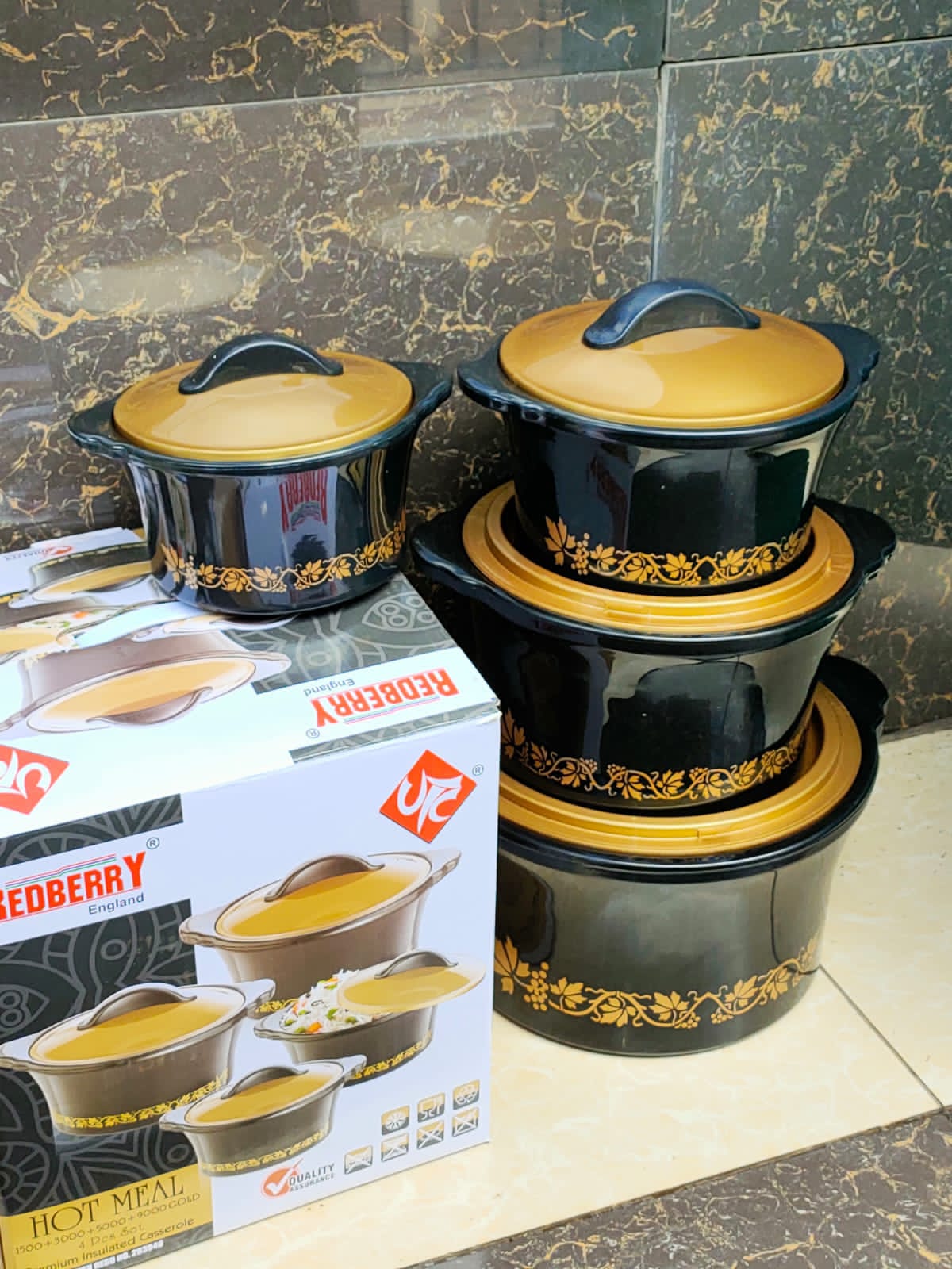 Set of 4pcs high Quality big sized insulated Elegant Kitchen Hotpots with the capacity of 1.5 litres/3 litres/5litres/ and 9 litres