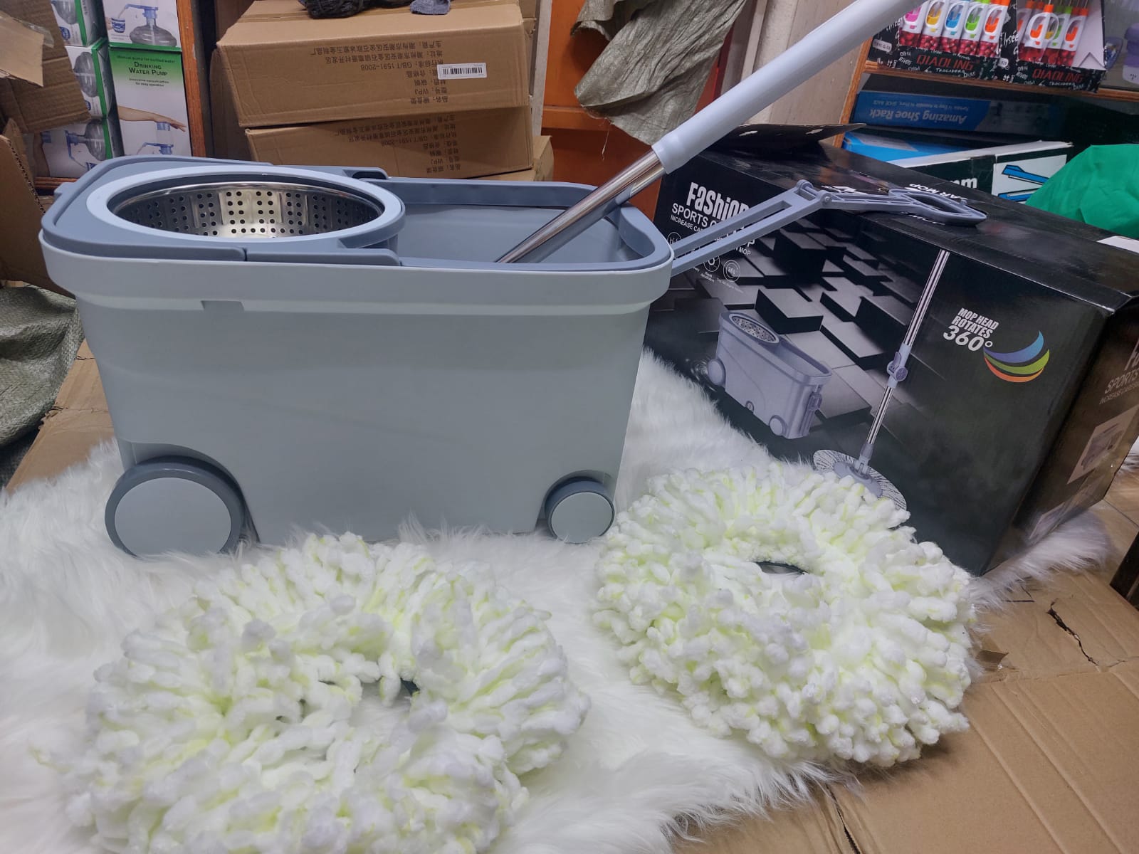 Heavy and strong Household Magic Spin Mop Bucket with 4 wheels.Double drive handpressure rotating Mop