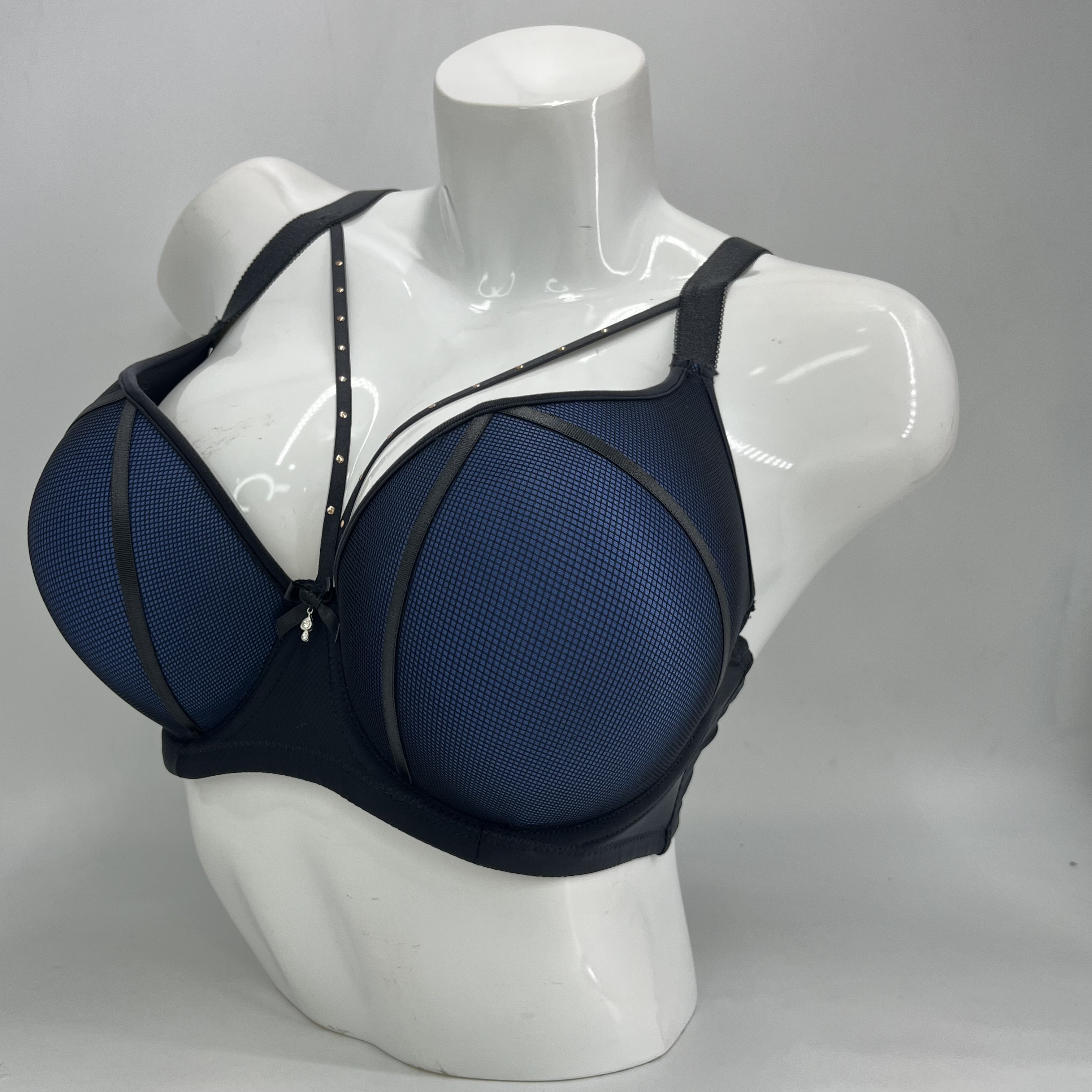 Plus Size Sexy Three Quarters Cup Brassiere New Fashionable Comfortable Mesh Surface Opaque Bra