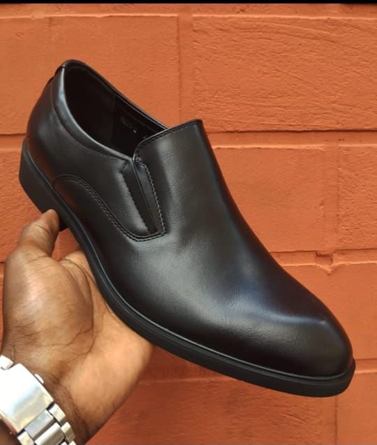 TRENDING OFFICIAL LEATHER SHOES FOR CLASMen’s genuine leather shoes Classic business casual shoes breathable shoes official shoes Boys dress shoes British style shoes oxfords Party shoes Wedding shoes