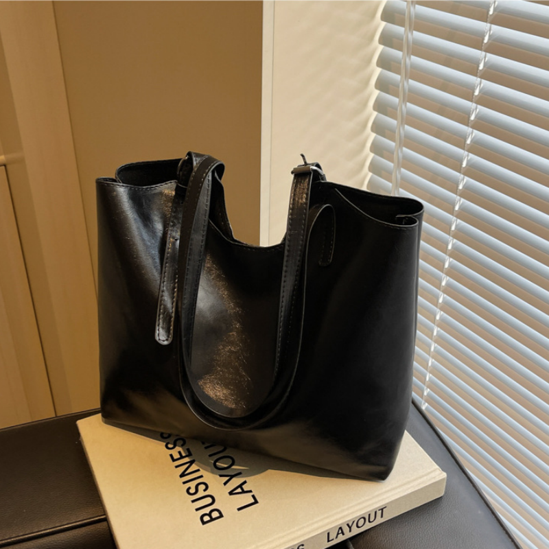 New bag for women with niche texture design, shoulder bag, casual commuting, large capacity tote bag