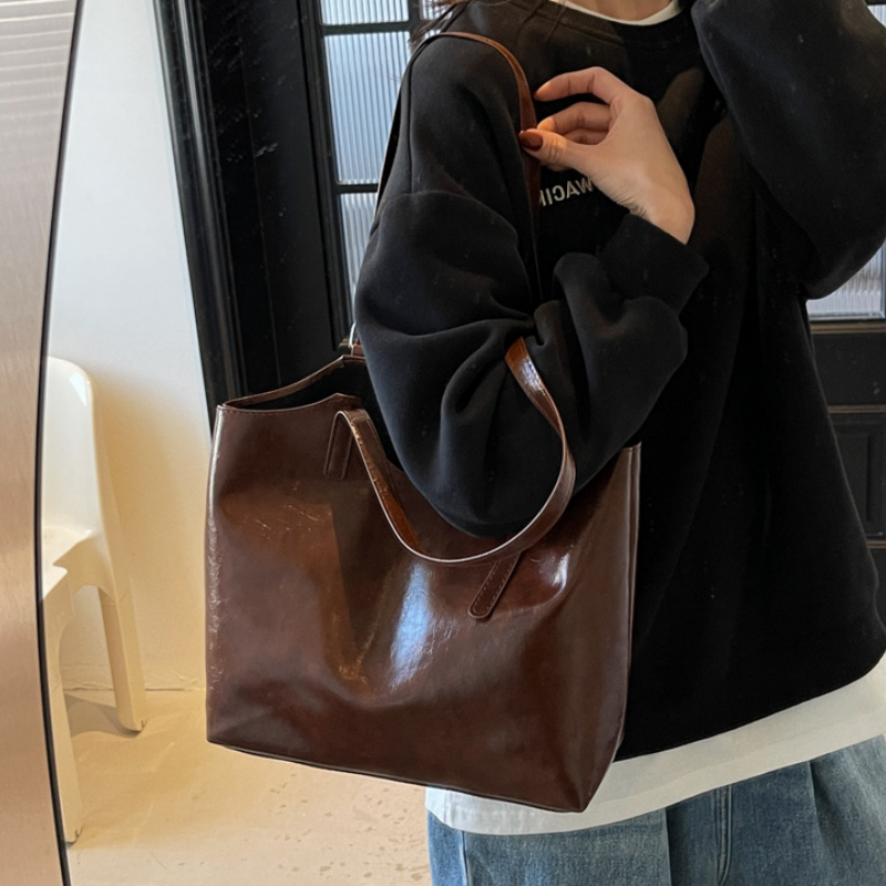 New bag for women with niche texture design, shoulder bag, casual commuting, large capacity tote bag