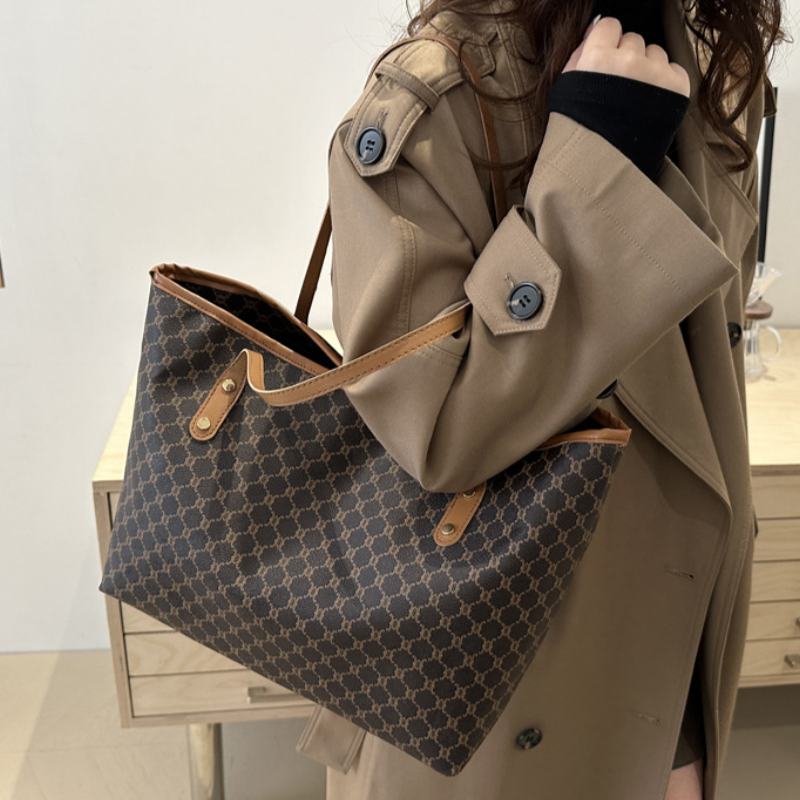 Advanced texture bag, women's new two-piece set, large capacity tote bag, stylish versatile crossbody shoulder bag