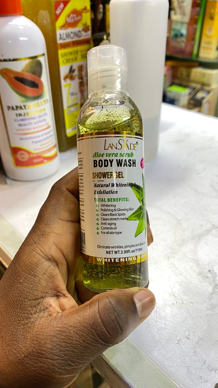 LANSYADE Aloe vera Extra Whitening Shower Bath Face and Body scrub BODY WASH SHOWER GEL Natural Whitening & Exfoliation Eliminates wrinkles and dead skin Whitening Soap 118ml