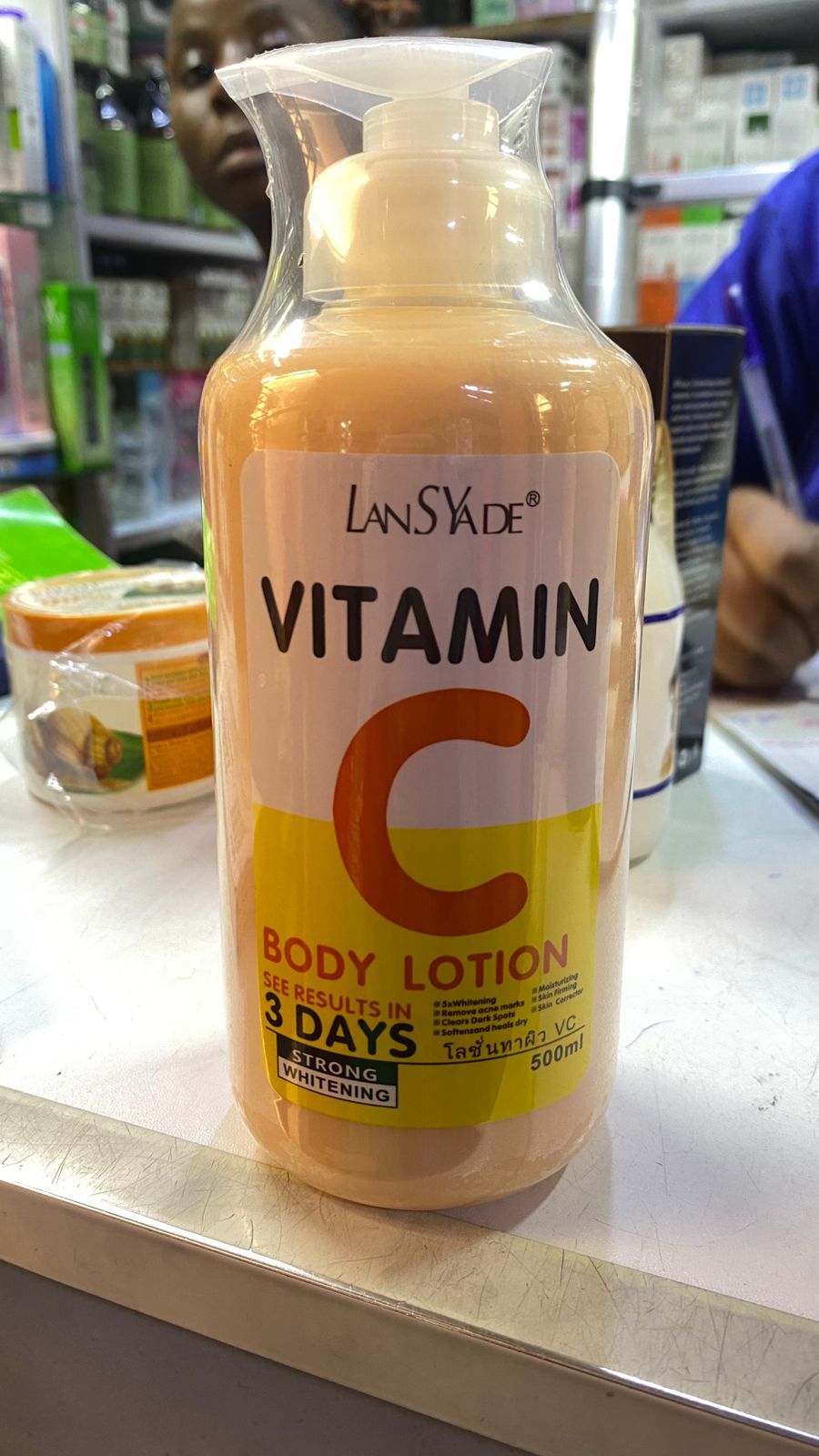 LansYade Vitamin C body lotion lightening brightening whitening acne marks removal wrinkles fine lines dark spots remover moisturiser results in 3 days 500ml