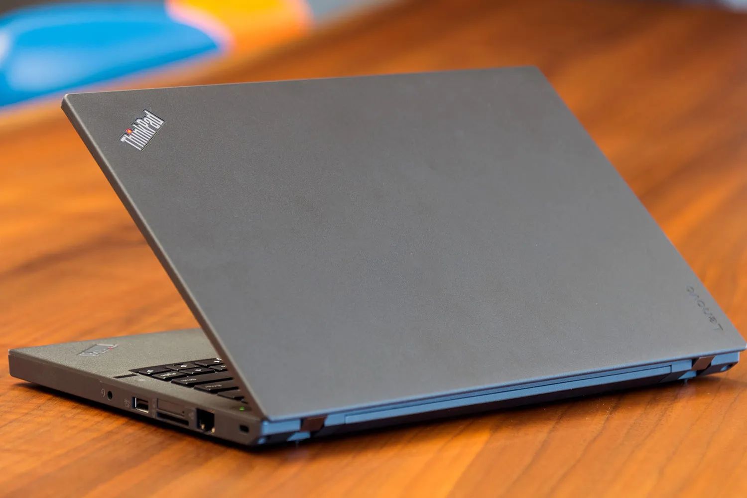 (Free Mouse)Refurbished Lenovo Thinkpad X260 Laptop i5 8GB 256GB SSD 2.40 Ghz 12.5 Inches FHD Windows 11 Intel HD Graphics Bluetooth Webcam