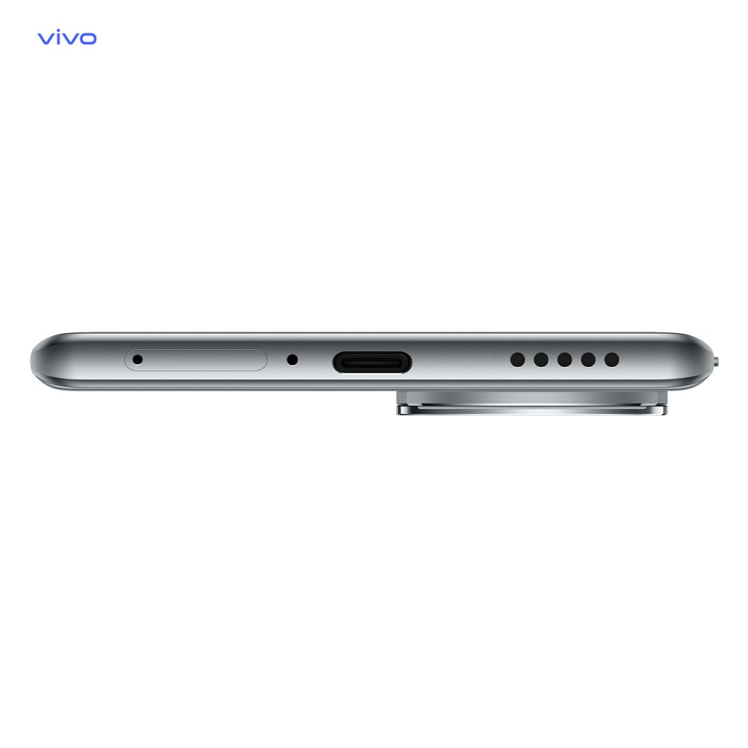 [Exclusive Discount]  Brand New Smart Phone,vivo V40 5G - 6.78" - 12RAM + 256GB (Dual SIM) Zeiss optics, Battery 5500mA Fast charging 80W, Fingerprint Sensors 2YRS WRTYh- Silver