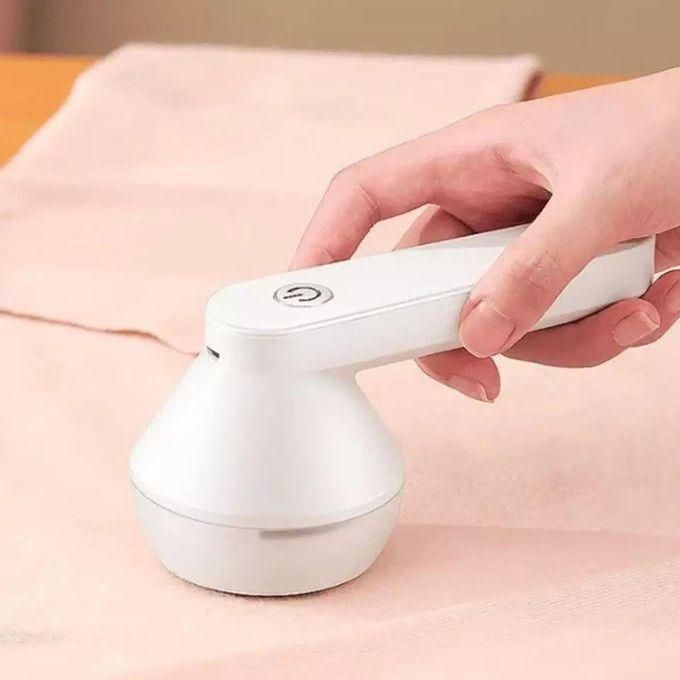 Powerful Electric Lint Remover Fabric Shaver with Sharp Rotating Inner Blades – Easy-to-Use, Lightweight & Portable Design for Effortless Fabric Care | Quickly Removes Fuzz, Pills & Lint from Clothes,