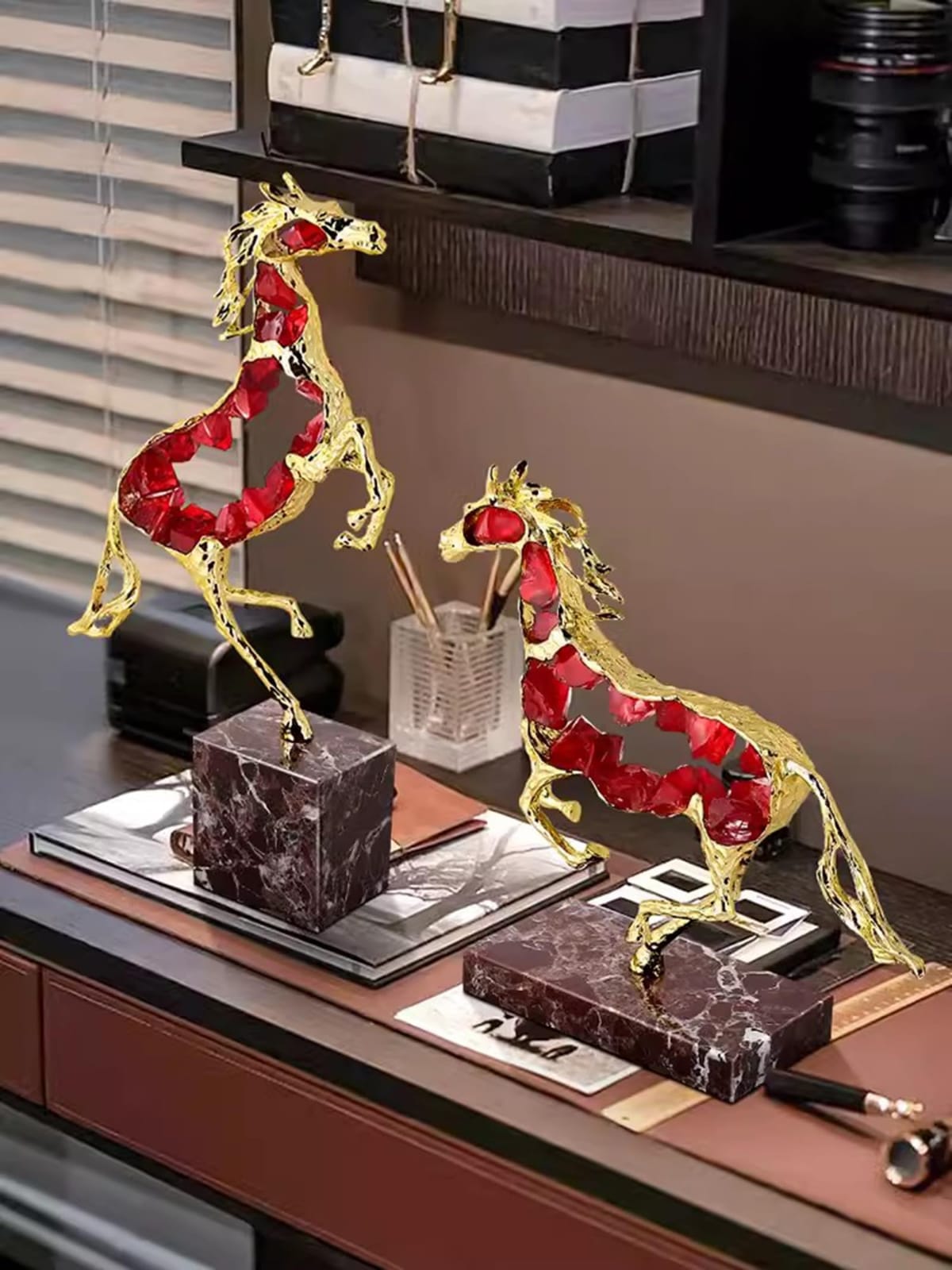 Luxury Modern Crystal Horse Statue – Marble Base Metal Glass Horse Sculpture, Handicraft Ornament for Home, Office, Bar & Desktop Decor, Collection Gift