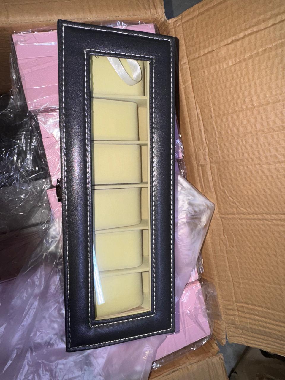 6-Slot Watch Organizer & Storage Box – Premium PU Leather Craftsmanship for Display and Protection from Scratches, Ideal as a Perfect Gift for Watch Lovers