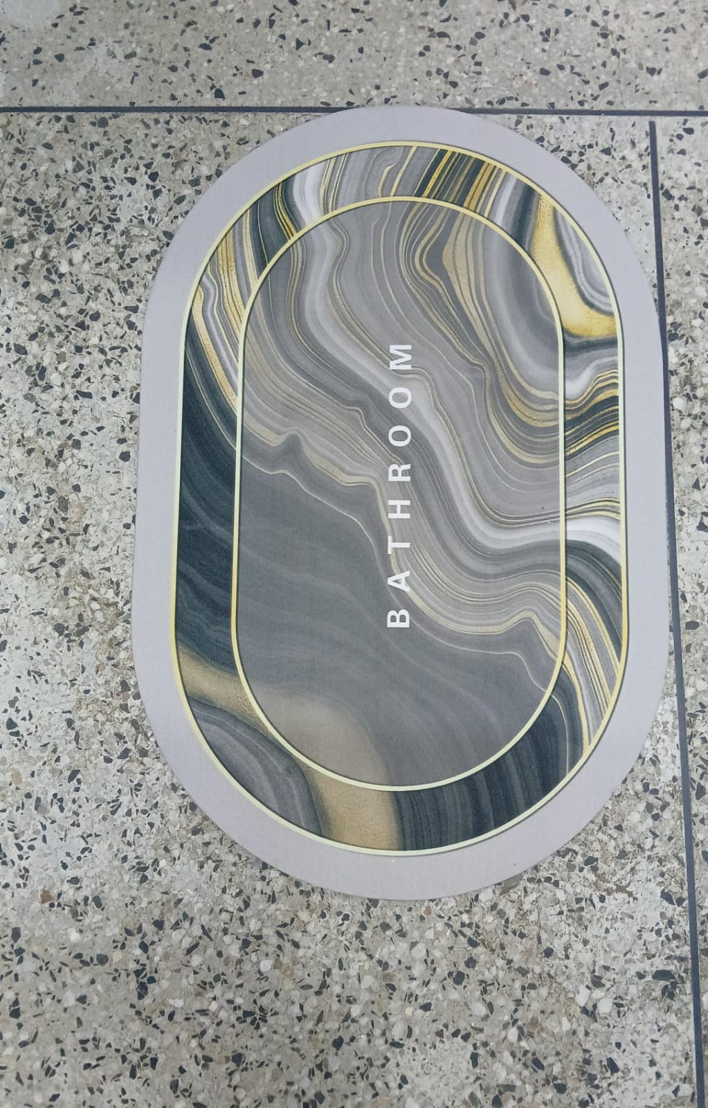 Small Size Oval Bathroom and Door Mat with Rubber Underside – 40x60cm Compact Anti-Slip Absorbent Floor Mat for Entryway, Shower, Sink and Home Use