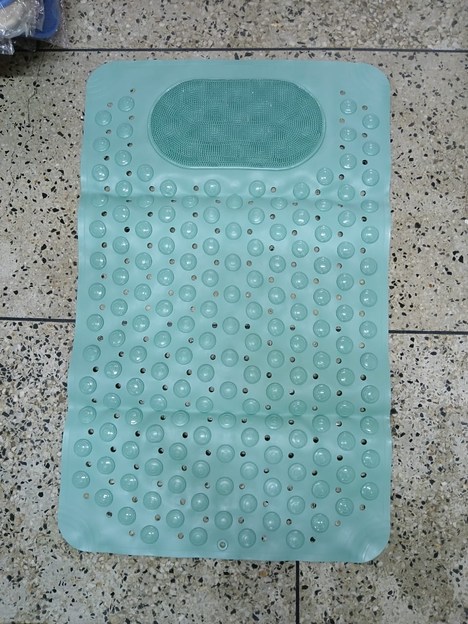 Anti-Slip Bathroom Mat Size 38x70cm – Non-Slip Absorbent Shower Mat with Rubber Underside for Bathroom Floor, Sink Area and Tub Safety at Home