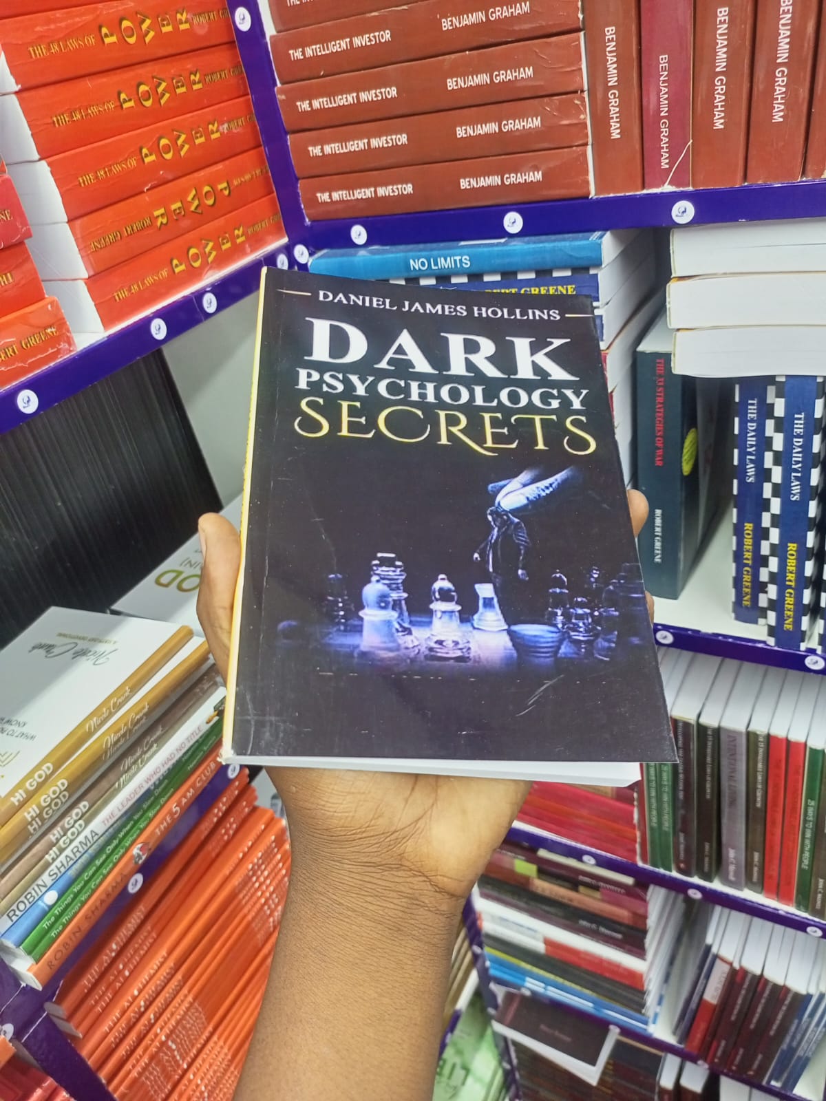 Dark Psychology and Manipulation: Dark Psychology and Manipulation: Discover 40 Covert Emotional Manipulation Techniques, Mind Control & Brainwashing. ... Body Language Human Behavior, Gaslight)