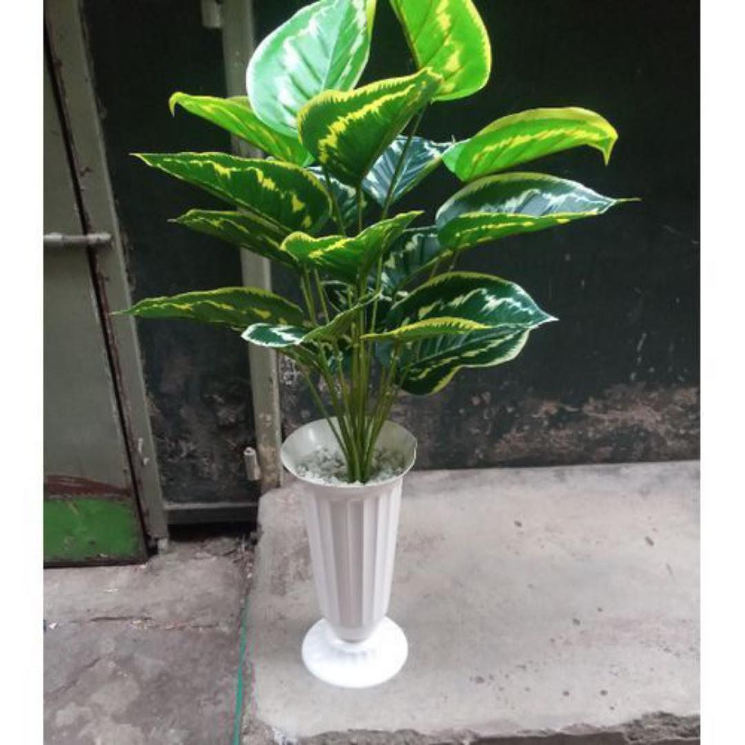 Artificial plant with Vase