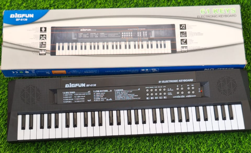 Portable Electric 61-Key Piano Keyboard Set – With Microphone & Built-In Speakers