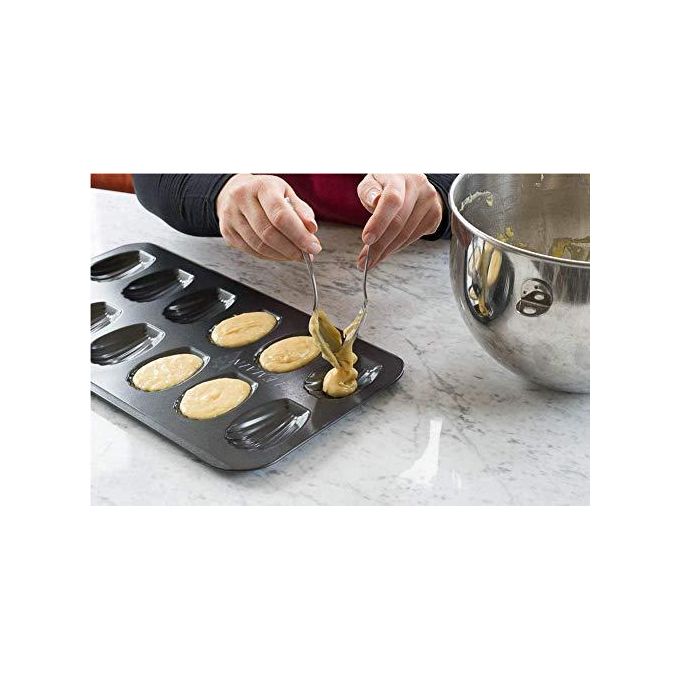 12 slots nonstick Cookie madeleines baking tin