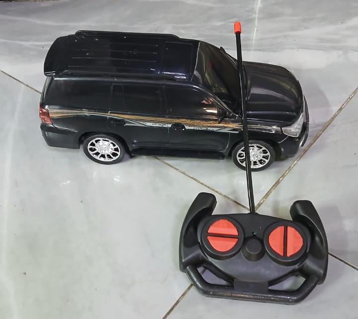 [ 📍LATEST OFFER📍🤑DONT MISS OUT 🤑!!! ]   1Pc Brand New Remote Control Speed Racing Car Toy For Kids.. Glides well on smooth surface both indoor & outdoor