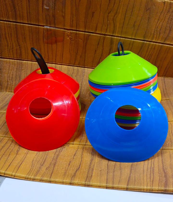 ⚡ INSTANT OFFER ⚡- [ GRAB IT AT LOW PRICE+ ADDED OFFERS 🤩🤩✨ !!! ]  20PCS🪄 *Pace markers cones* Enhance your training sessions with our Pace Markers Flat Cones