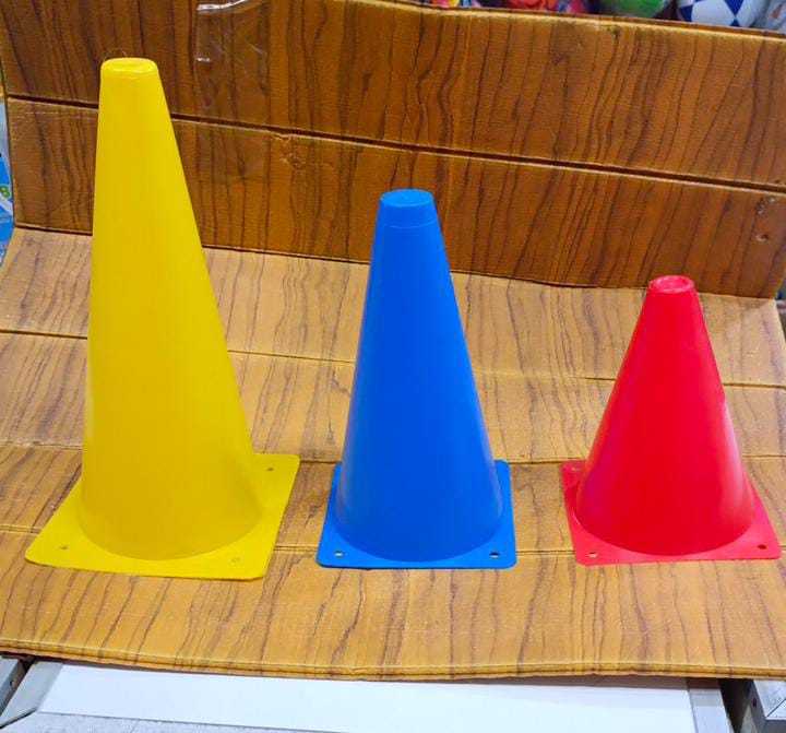 [💥 SUPER OFFER 💥+ ADDED OFFERS 🤩🤩✨ !!! ]  7PCS🪄 *Training cones Enhance your training sessions with our Pace Markers at Best Price  (23cm)