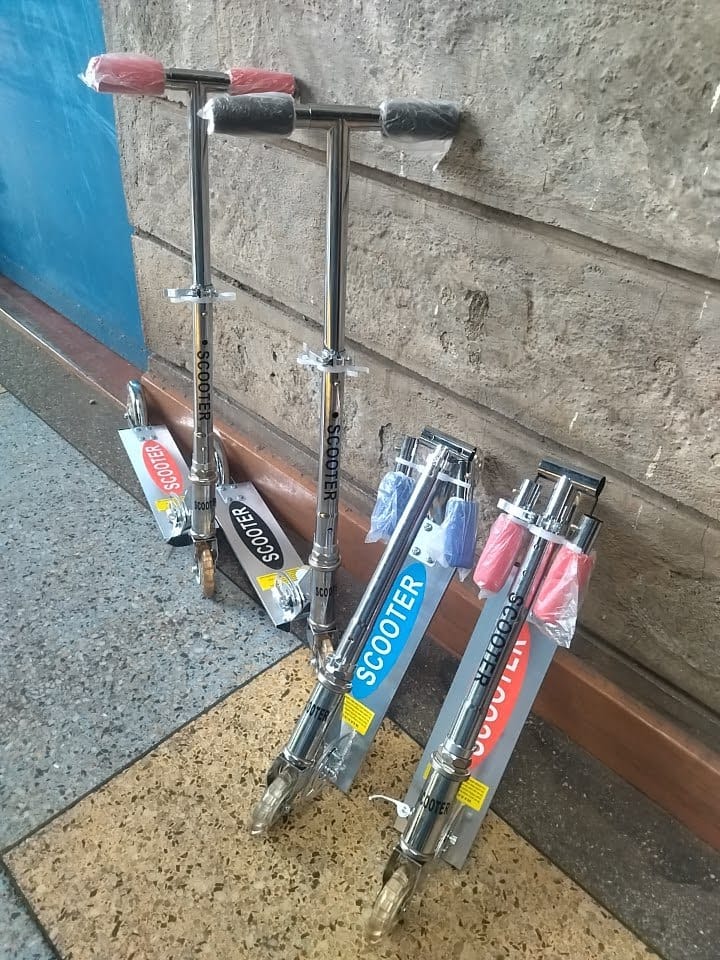 [ KILIMALL AMAZING OFFERS🤩🤩✨...DON'T MISS OUT !!! ] 1PC BRAND NEW HIGH QUALITY KIDS METALLIC SCOOTER AT BEST PRICE