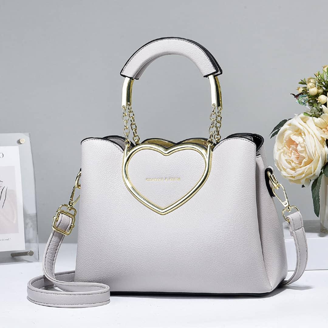 [ ❤EMBRACE THE LATEST TREND 🤩🤩✨ !!! ] 1Pc Brand New High Quality Stylish and Luxurious Comfortable Ladies Handbag ..Designed With Durability and Functionality ✔👌
