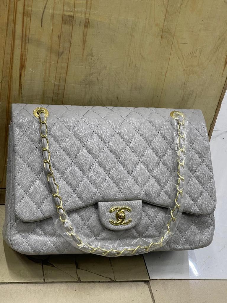 [ ❤EMBRACE THE LATEST TREND 🤩🤩✨ !!! ] 1Pc  Brand New High Quality Stylish and Luxurious Comfortable Ladies Handbag ..Designed With Durability and Functionality ✔👌