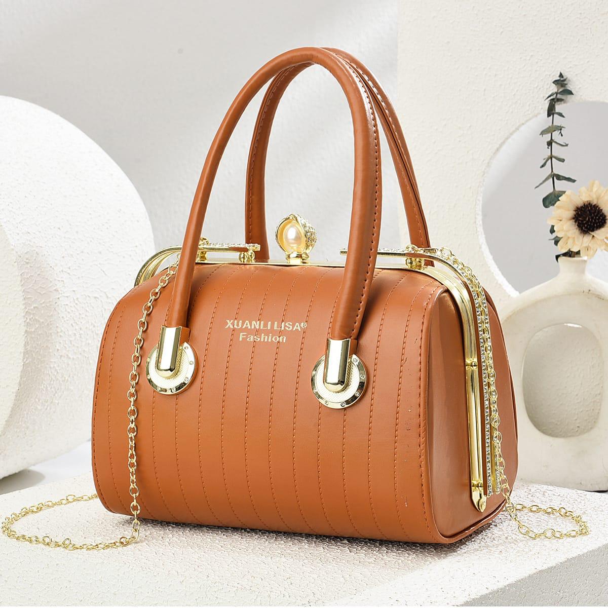 [ ❤EMBRACE THE LATEST TREND 🤩🤩✨ !!! ]  1Pc Brand New High Quality Stylish and Luxurious Comfortable Ladies Handbag ..Designed With Durability and Functionality ✔👌