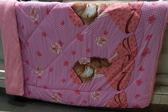 [🔥SPECIAL LIMITED OFFER🔥 🥑🌽!!] 7Pcs Size [ 6 X 6 fts ] Brand new Luxurious & Stylish Curtain duvets ✨1 pc woolen duvet  ✨1 pair ring curta. ✨2 pcs bedsheets ✨2 pcs pillow cases▪️