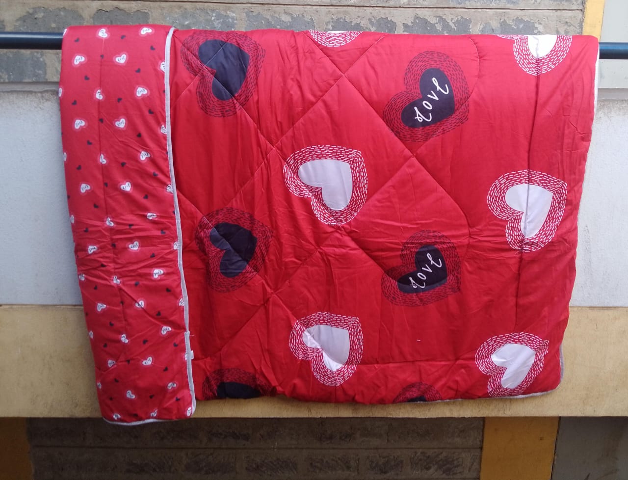 🍒MEGA SALE🍒🕳DONT MISS OUT🥑 4PcS Size [ 5 X 6 fts ] Brand new Luxurious & Stylish Binded duvet ,One sheet & Two pillowcases.. .Designed With Durability and Functionality✨