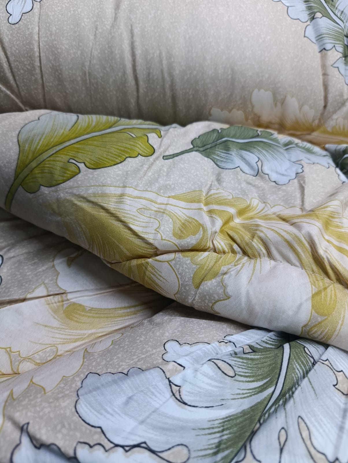 🍒MEGA SALE🍒🕳DONT MISS OUT🥑 4PcS Size [ 5 X 6 fts ]  Brand new Luxurious & Stylish Unbinded Duvet, One sheet & Two pillowcases...Designed With Durability and Functionality✨