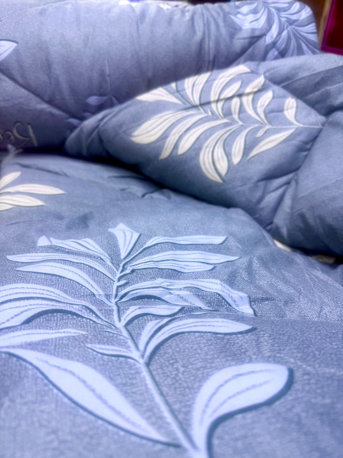 🍒MEGA SALE🍒🕳DONT MISS OUT🥑 4PcS Size [ 5 X 6 fts ]  Brand new Luxurious & Stylish Unbinded Duvet, One sheet & Two pillowcases...Designed With Durability and Functionality✨