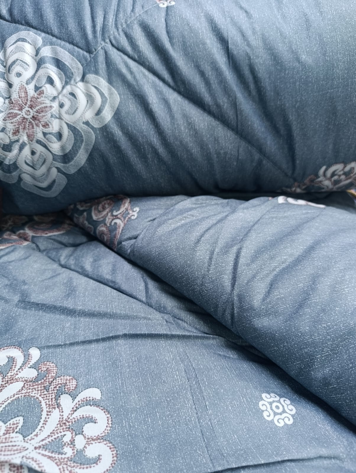 🍒MEGA SALE🍒🕳DONT MISS OUT🥑 4PcS Size [ 5 X 6 fts ]  Brand new Luxurious & Stylish Unbinded Duvet, One sheet & Two pillowcases...Designed With Durability and Functionality✨