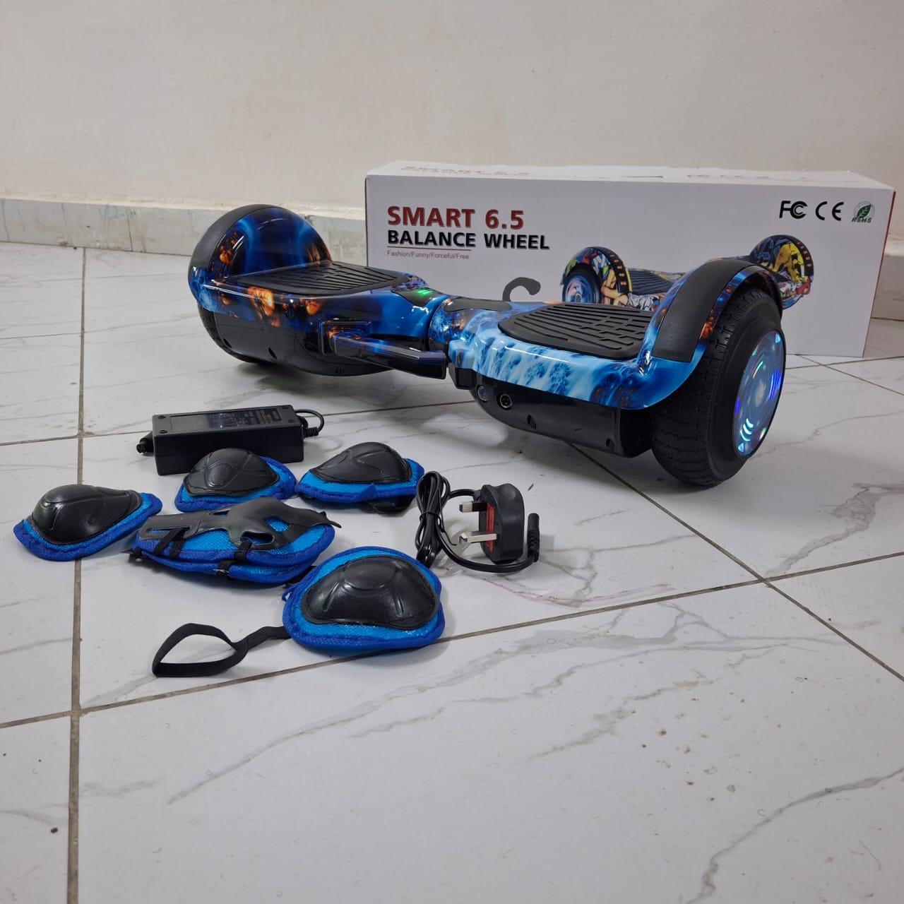 [ MAKES IT EASY AND SAVES COSTS 🤩🤩✨ !!! ] Brand new High Quality Durable & Stylish 6.5" smart hoverboards Comes with guards ,Has adapter charger & Bluetooth connectivity...At Affordable Price