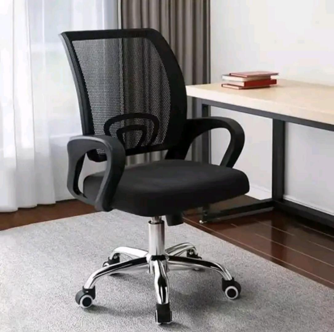 OFFERS!! OFFERS!! Office/ rotating and moveable Office Chairs Black
