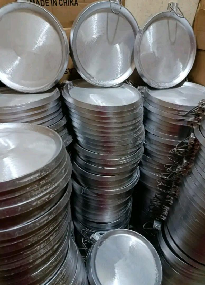 Pan Heavy Duty Chapati Pan With Handle; Pans Can Be Used With Less, or No, Oil, and Are Easier to Clean, as Residues Do Not Stick to the Surface.