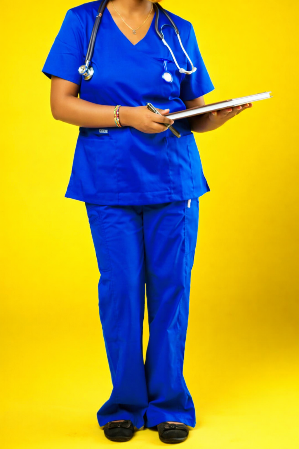MEDICAL SCRUB SET/ medical scrub uniform, healthcare workwear, or a nursing scrub set. It may be called a clinical scrub suit, hospital scrub attire, or a professional medical uniform used by nurses,