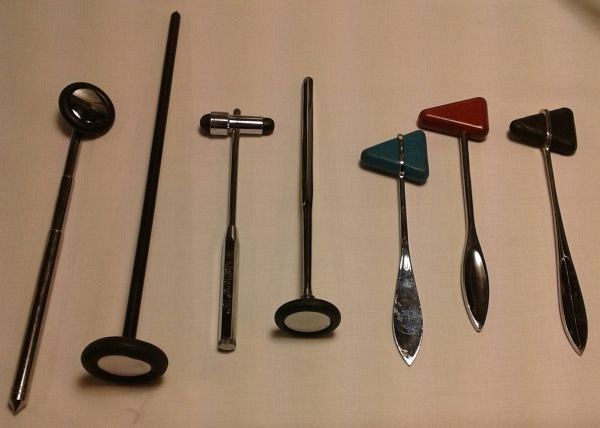PATELLAR REFLEX HAMMER. KNEE REFLEX TESTING HAMMER. NEUROLOGICAL REFLEX HAMMER. MEDICAL REFLEX EXAMINATION HAMMER. DIAGNOSTIC PATELLA TESTING HAMMER. CLINICAL REFLEX ASSESSMENT HAMMER. PHYSICIAN’S REF