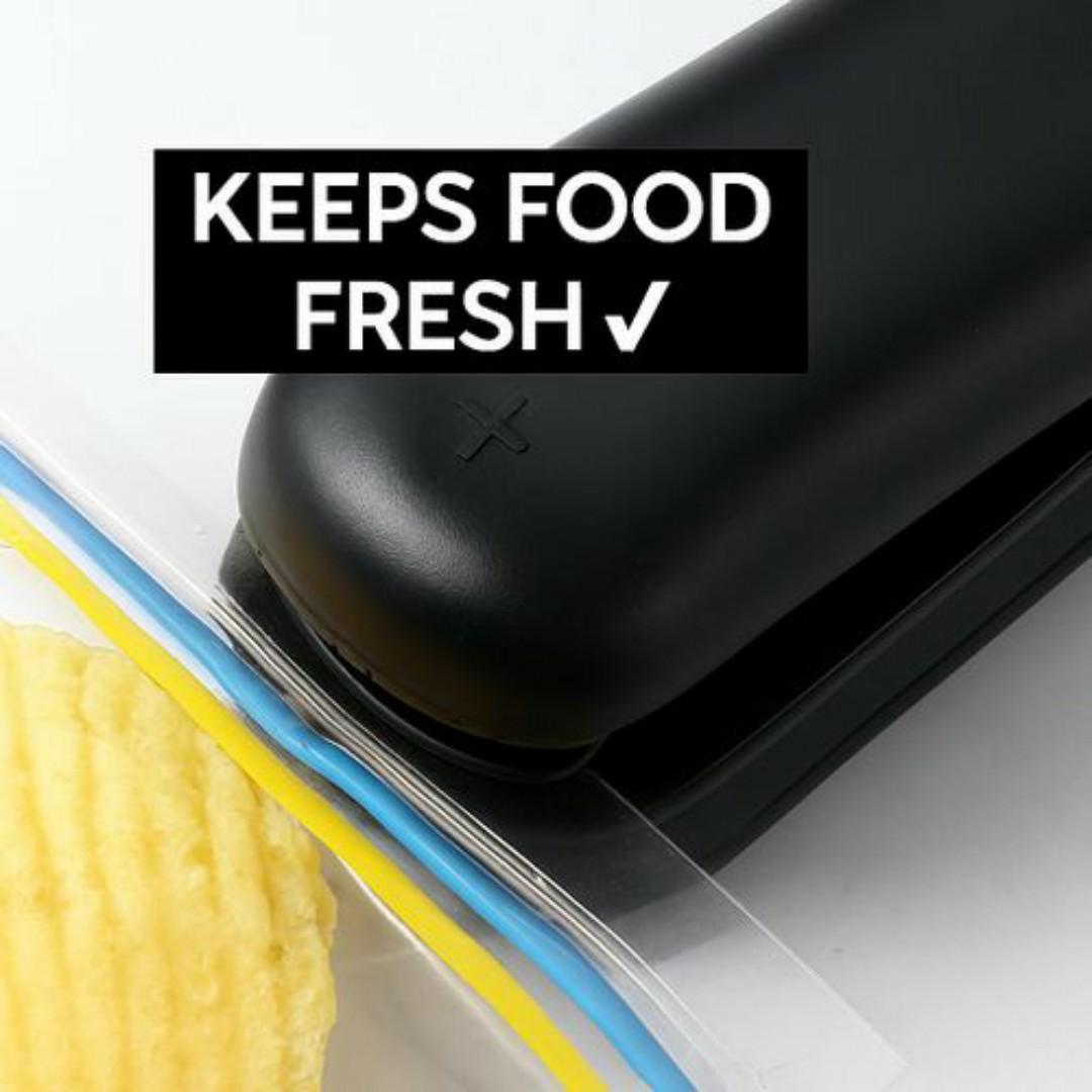 2-in-1 Mini Heat Sealing & Bag Opening Machine – Portable Food Storage Impulse Sealer with Hanging Hook, Battery Operated