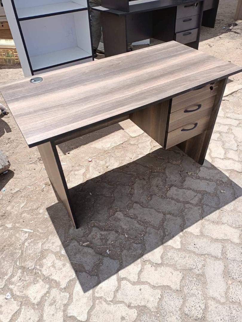 1.2m OFFICE DESK COMPUTER DESK STUDY DESK WITH 3 drawers