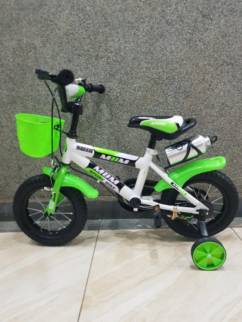 MBM 12 KIDS ADJUSTABLE BIKE BABIES BIKES WITH A WATER BOTTLE age 2 to 5 yrs,has trainee wheels , portable