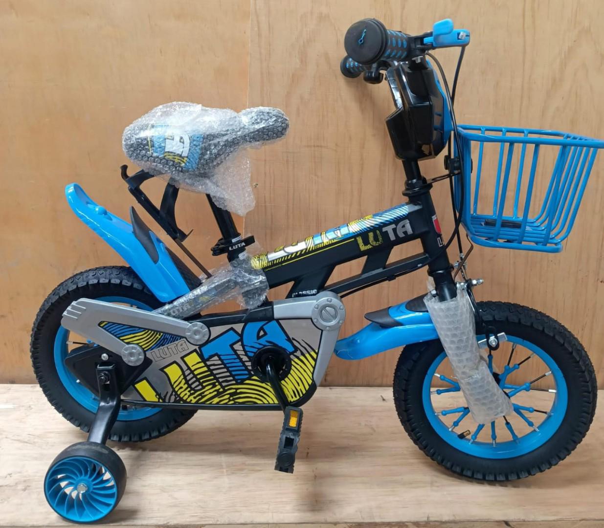 SIZE 12 LUTA CLASSIC BIKE ADJUSTABLE BIKE FOR KIDS ,WITH WATER BOTTLE AND A FRONT BASKET age 2 to 5 years