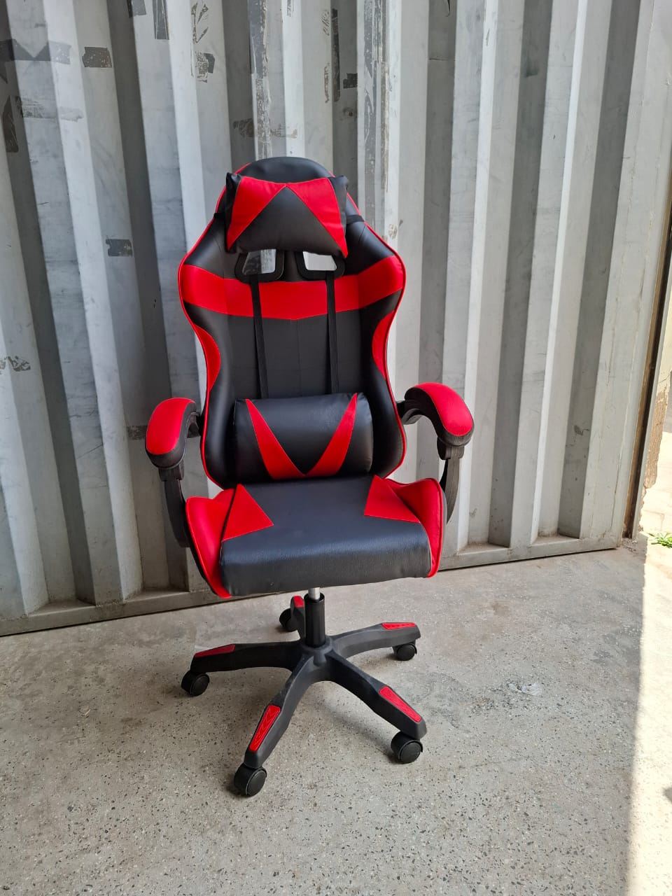 Ultimate Pro Gaming Chair – Full Body Ergonomic Support, Deep Recline Comfort & Heavy-Duty Luxury Build.