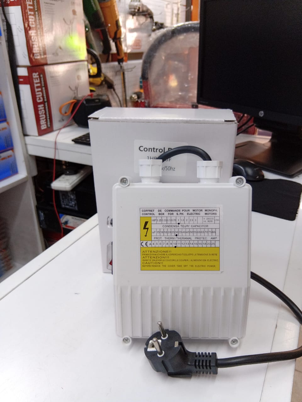 Submersible Water Pump Control Box Single Phase with Capacitor & Thermal Protection 2HP, 220V
