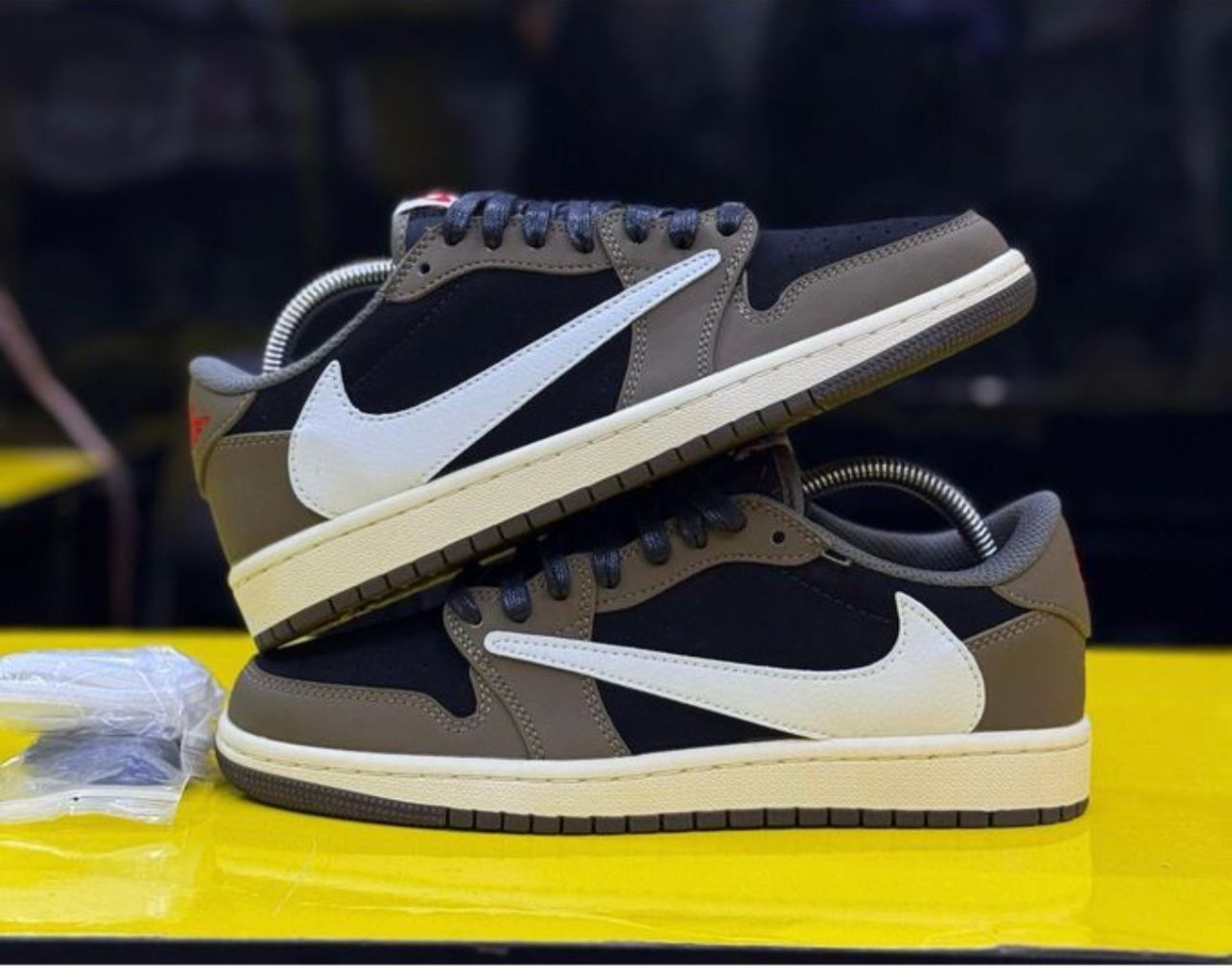 Travis Scott Quality leather Size 38-45 Men's Shoes Sneakers